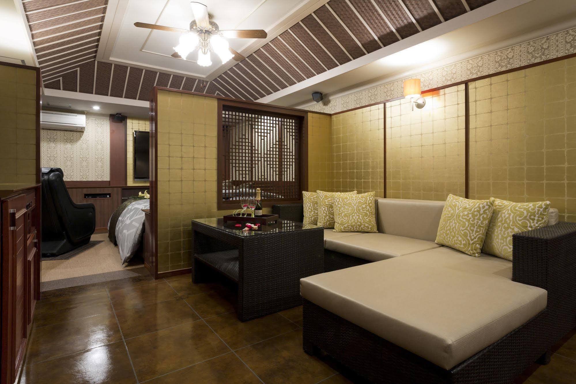 Hotel Crea (Adults Only) 冈山 外观 照片